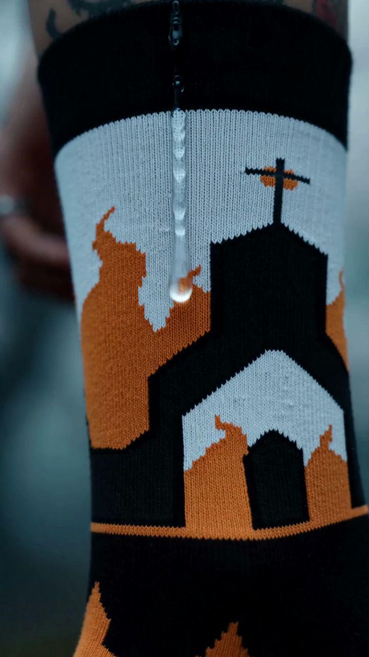 BURNING TEMPLE Socks